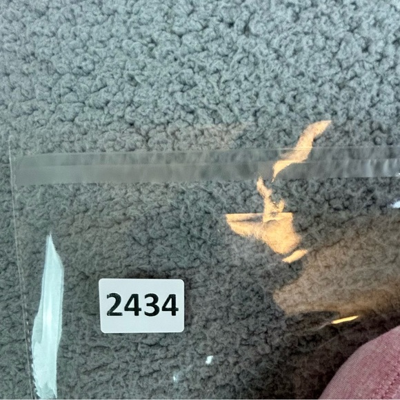 Disney Parks womens Pink Minnie Mouse T-Shirt v neck size XXL - Picture 9 of 10